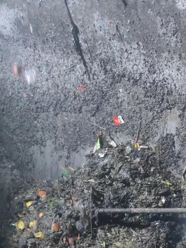 立山污水池清理